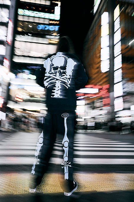 VANSON × MASTERMIND WORLD CREWNECK SWEATSHIRT DAMAGE [REGULAR FIT]