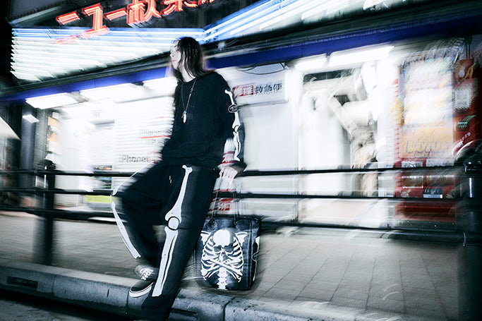 VANSON × MASTERMIND WORLD CREWNECK SWEATSHIRT DAMAGE [BOXY FIT]